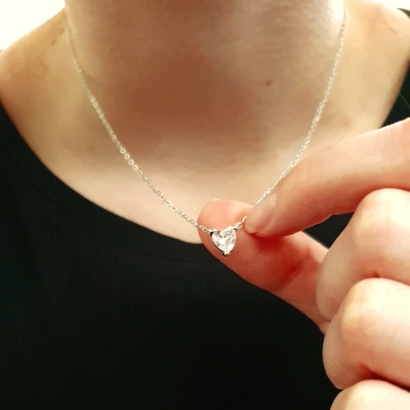 Pretty Heart Crystal Pendant Necklace - Picture 2 of 2